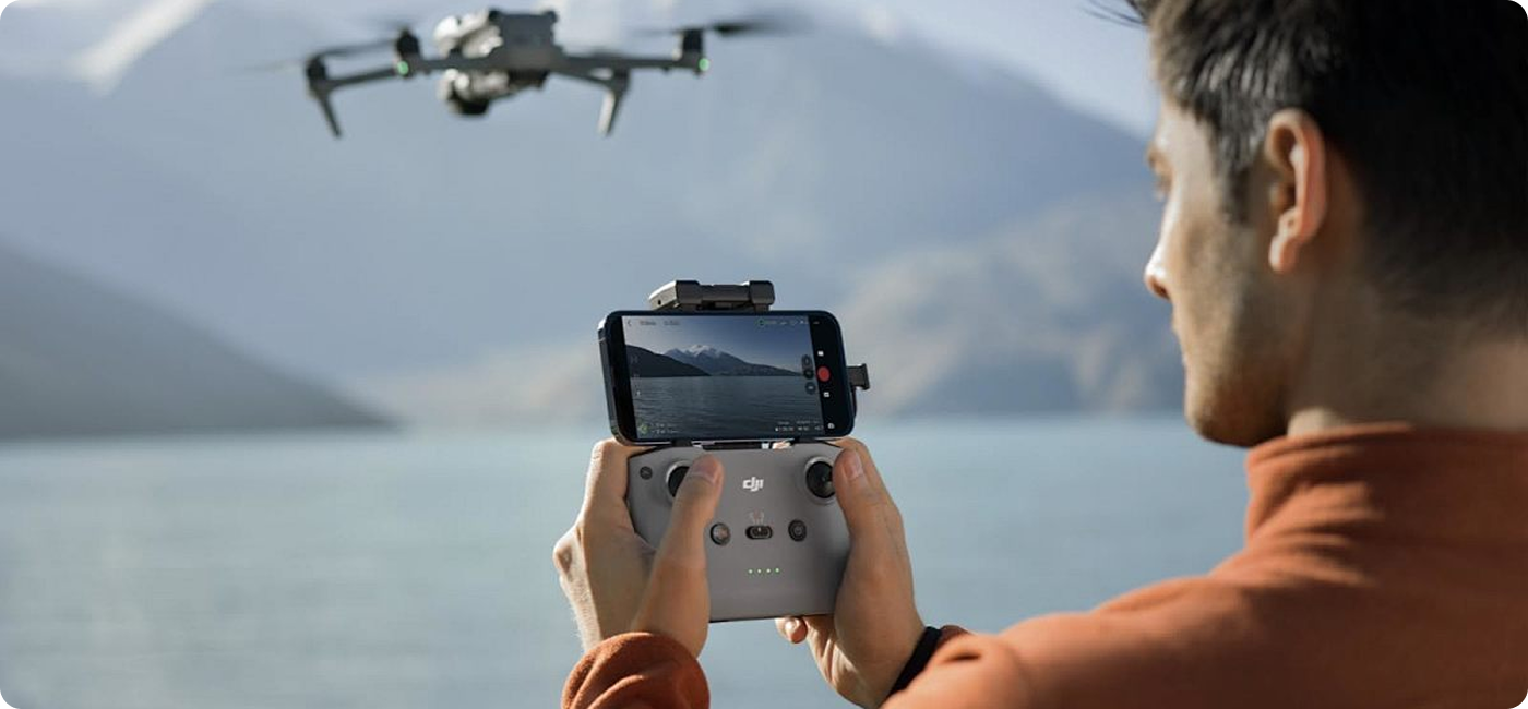 无人机与智能遥控设备行业 —— 高亮低功耗定制显示屏解决方案